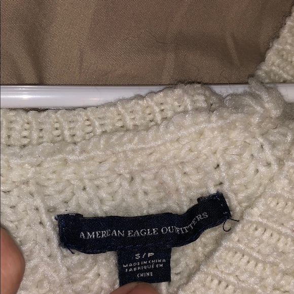 American Eagle v-neck sweater - Picture 3 of 3